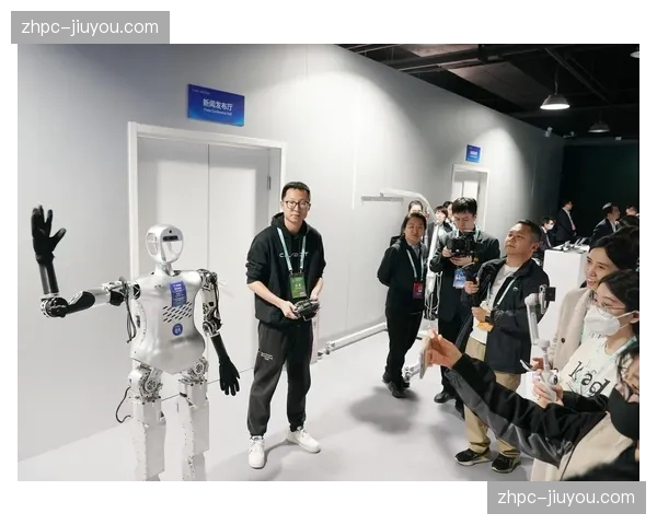 智能3D导引机器人 有效分担了现场咨询台的瞬时压力